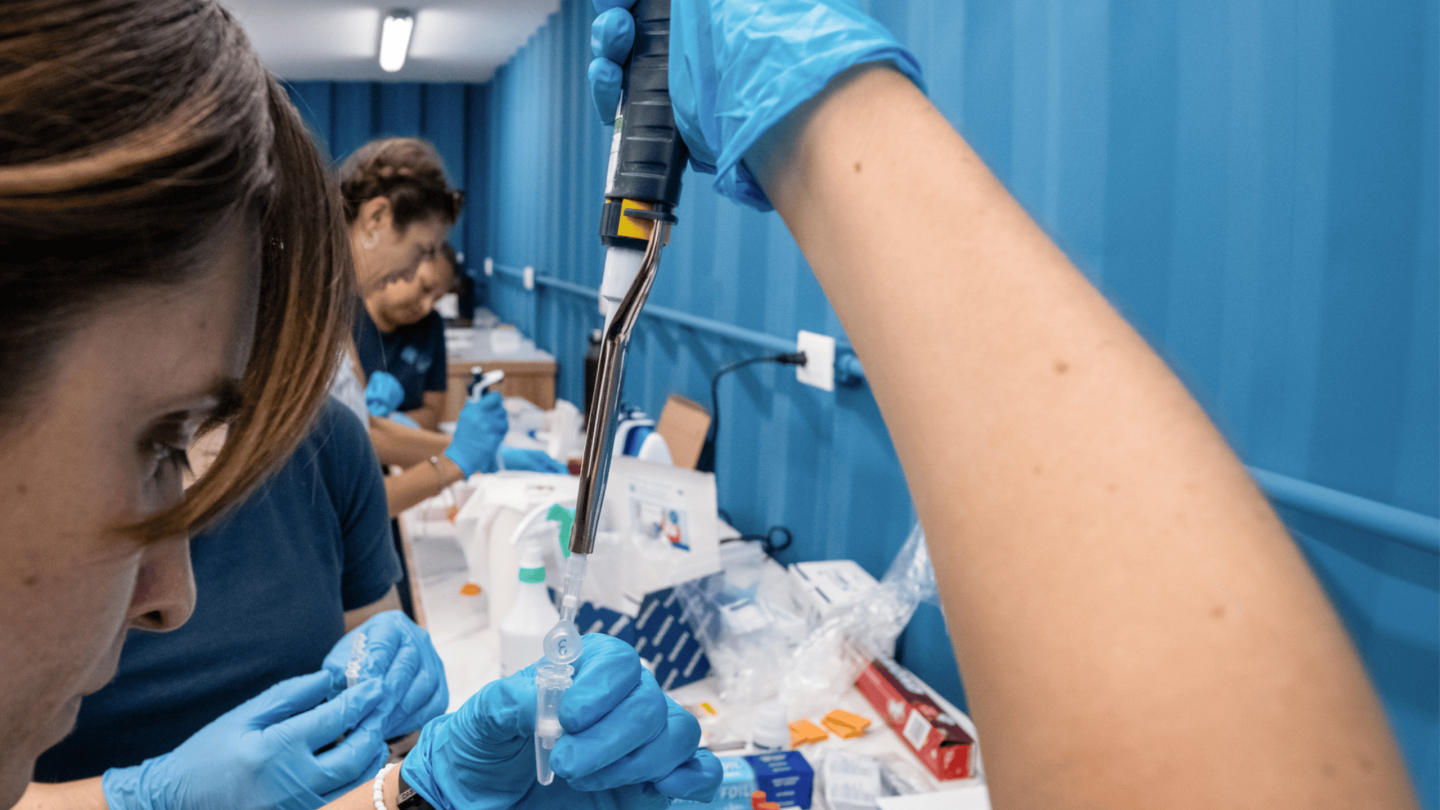 Extracting coral DNA, SECORE by Paul Selvaggio.png